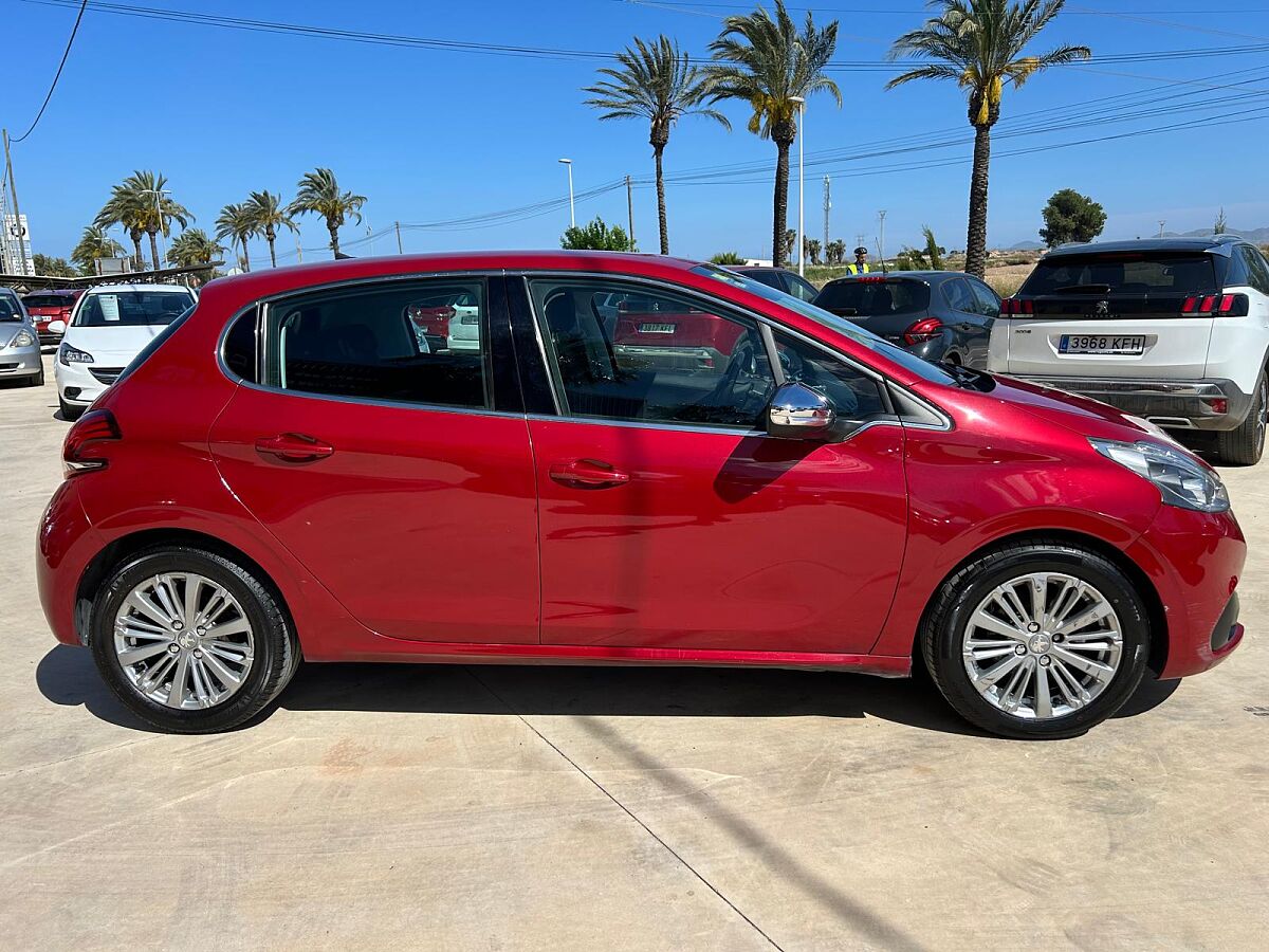 PEUGEOT 208 ALLURE 1.2 E-THP AUTO SPANISH LHD IN SPAIN 113000 MILES SUPERB 2015